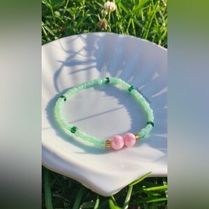 Bubblegum 🍬 green pink handmade beaded bracelet • S collection